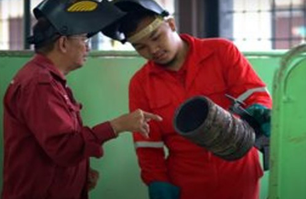 Welding training for students from Kolej Vokasional Bintulu
